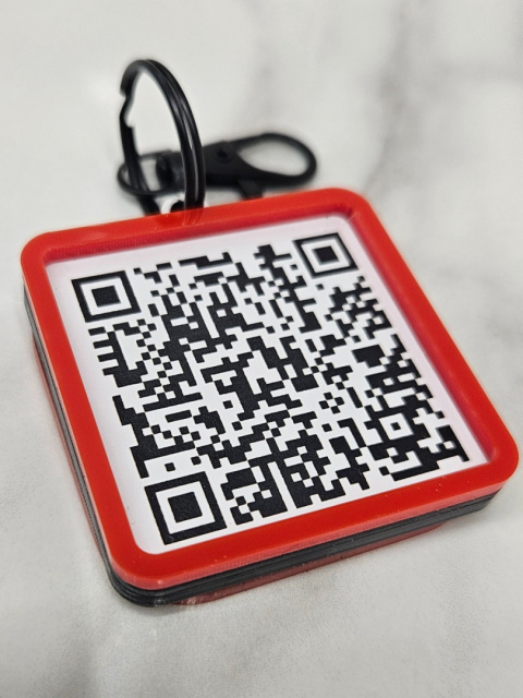Brelok z kodem QR - Facebook | Instagram | Booksy | KONFIGURATOR Brelok z kodem QR - Facebook | Instagram | Booksy | KONFIGURATOR