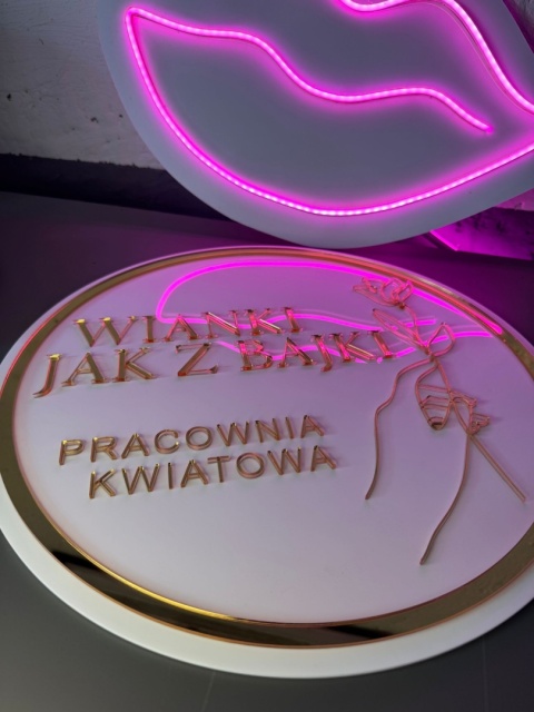 Okrągły szyld tablica z logo z plexi na ścianę | KONFIGURATOR Okrągły szyld tablica z logo z plexi na ścianę | KONFIGURATOR
