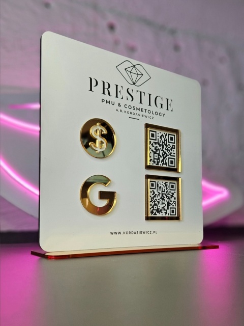 Prezenter stand stojak social media z 2 kodami QR i logo grawerowanym | KONFIGURATOR Prezenter stand stojak social media z 2 kodami QR i logo grawerowanym | KONFIGURATOR