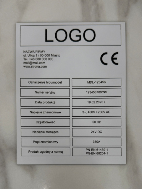 Tabliczka znamionowa zgodna z normami PN-EN 61439-1 i PN-EN 60204-1 | laminat biały | 104x135 mm Tabliczka znamionowa zgodna z normami PN-EN 61439-1 i PN-EN 60204-1 | laminat biały | 104x135 mm