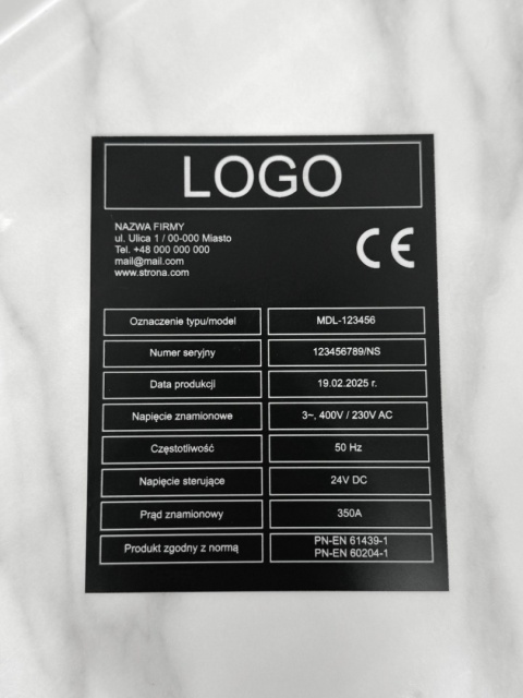 Tabliczka znamionowa zgodna z normami PN-EN 61439-1 i PN-EN 60204-1 | laminat czarny | 104x135 mm Tabliczka znamionowa zgodna z normami PN-EN 61439-1 i PN-EN 60204-1 | laminat czarny | 104x135 mm