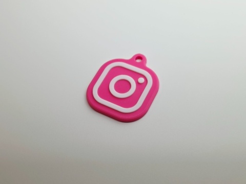 Brelok z funkcją NFC w kształcie Instagram - kolor różowy