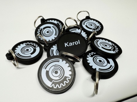 Brelok z tagiem NFC - personalizowany gadżet reklamowy